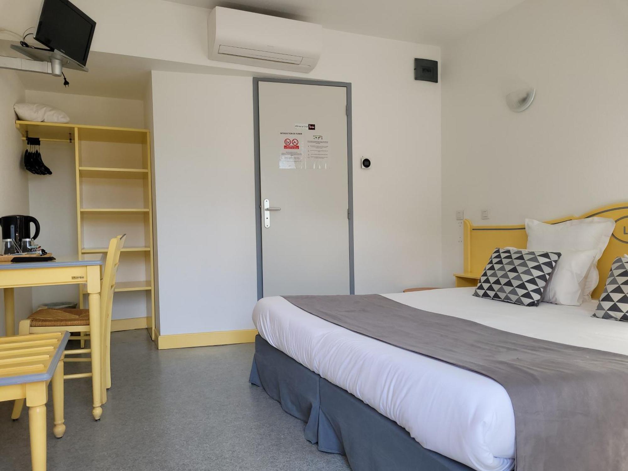 Hotel Le Vanseen Les Vans Exterior foto