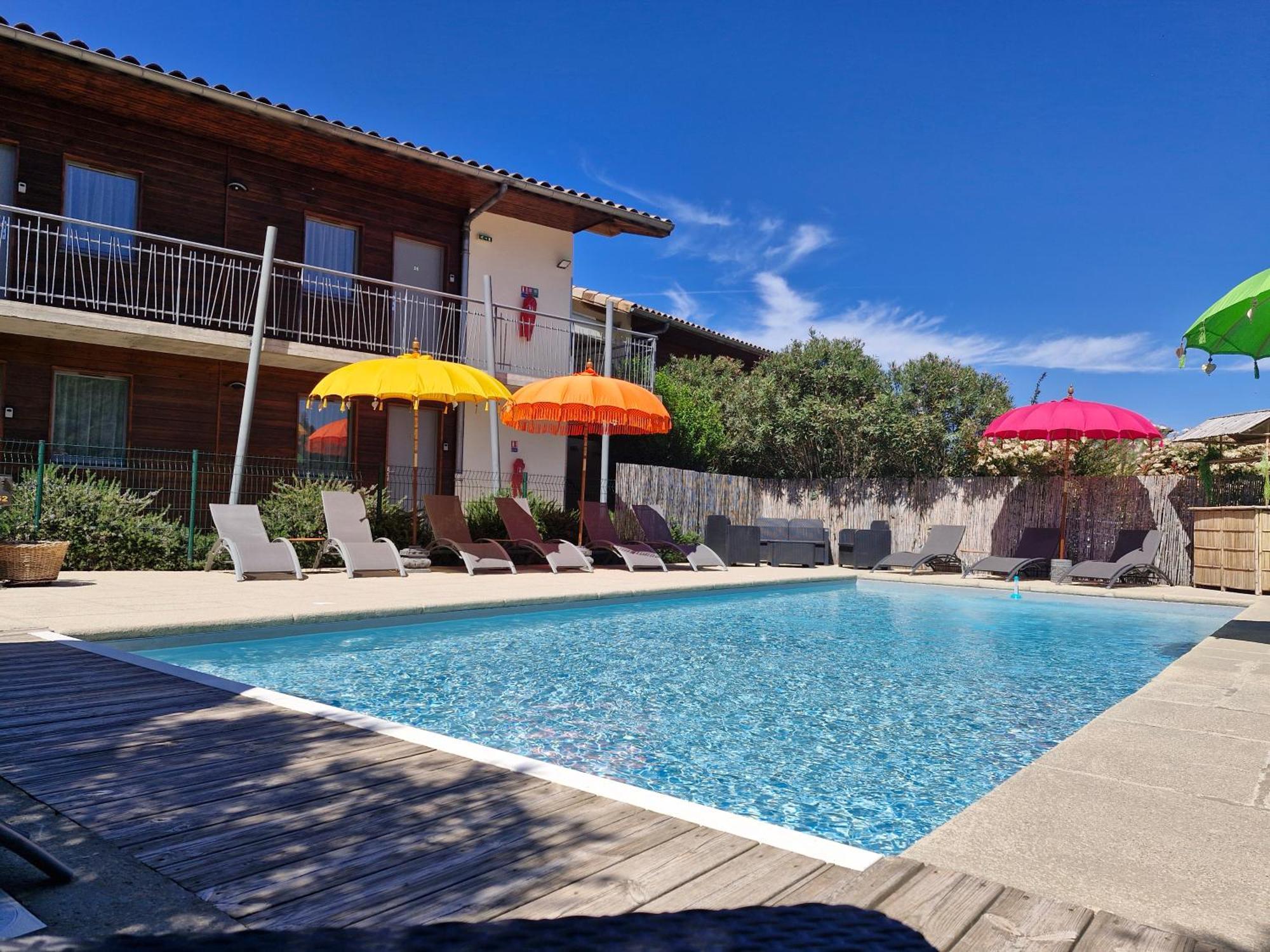 Hotel Le Vanseen Les Vans Exterior foto
